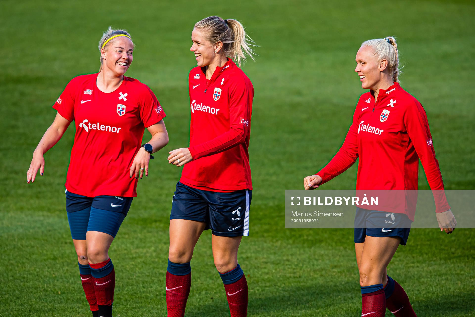 Therese Sessy Åsland, Elise Hove Thorsnes and Maria