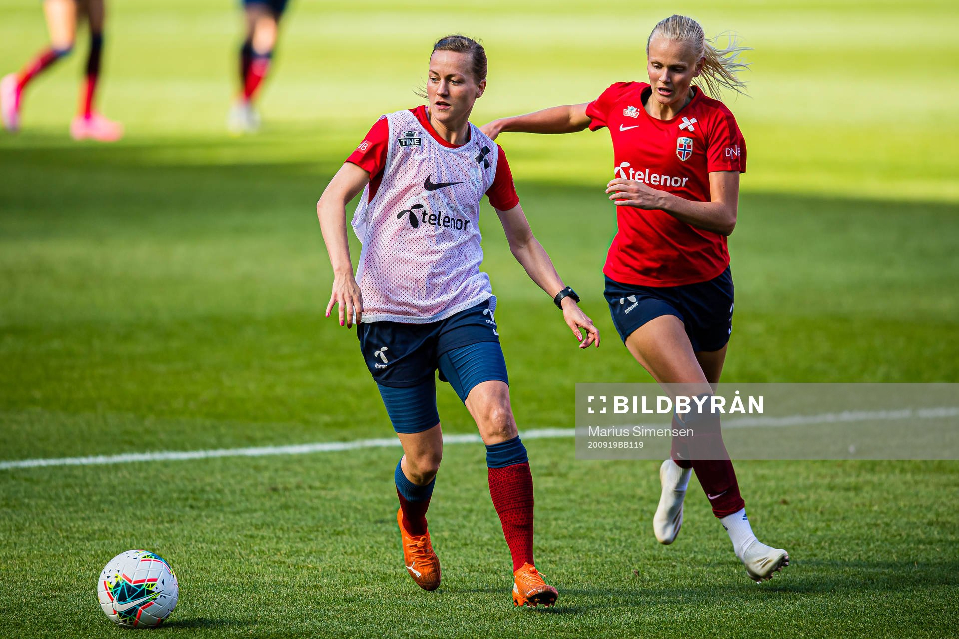Kristine Minde and Karina Sævik of the Norwegian women’s
