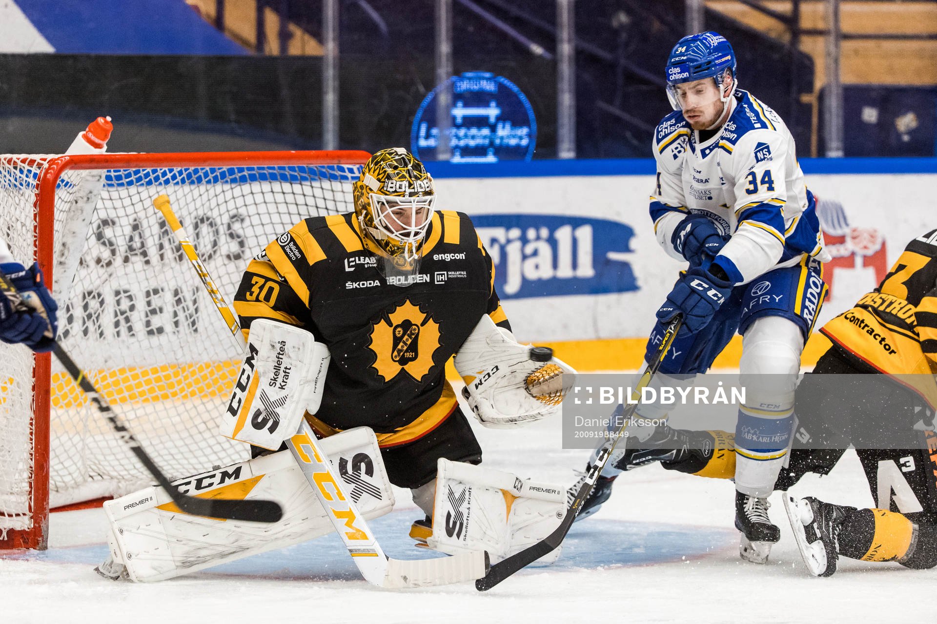 Skellefteås målvakt Gustaf Lindvall och Leksands Peter