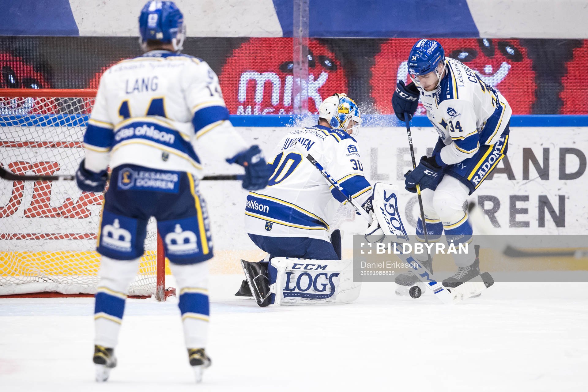 Leksands målvakt Janne Juvonen och Peter Cehlarik