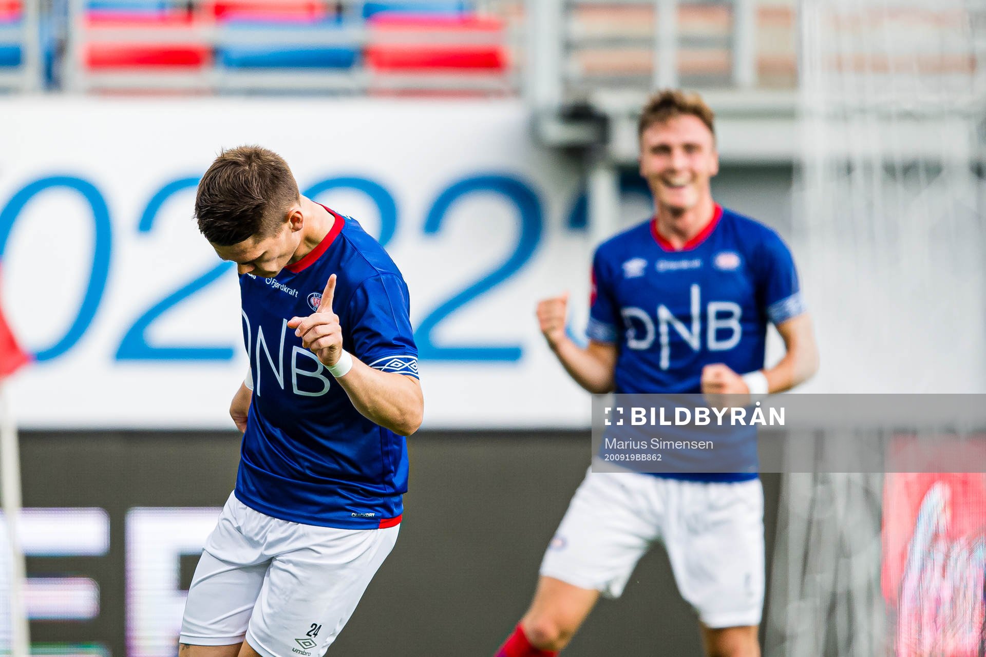 Vidar Örn Kjartansson of Vålerenga celebrates