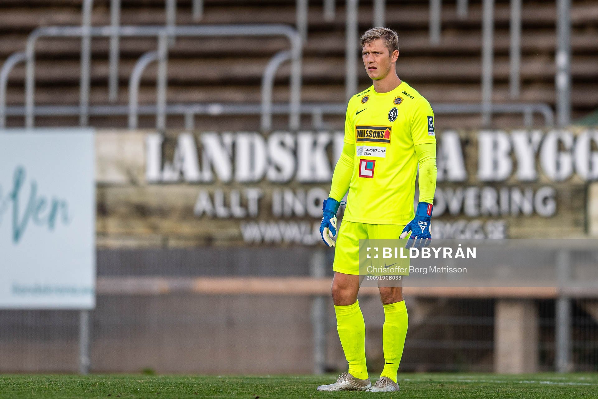 Landskronas målvakt Philip Mårtensson under fotbollsmatchen i Division 1 södra mellan Landskrona och Utsikten den 19 september 2020 i Landskrona.