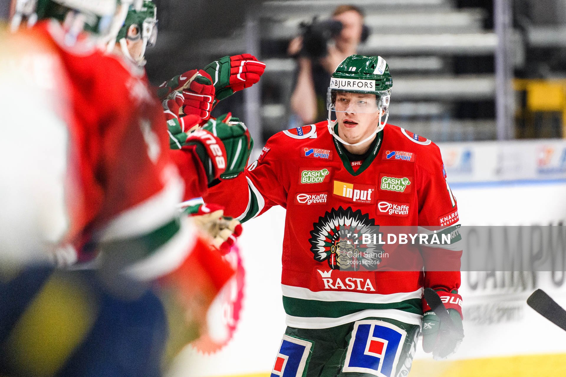 Frölundas Lucas Raymond jublar