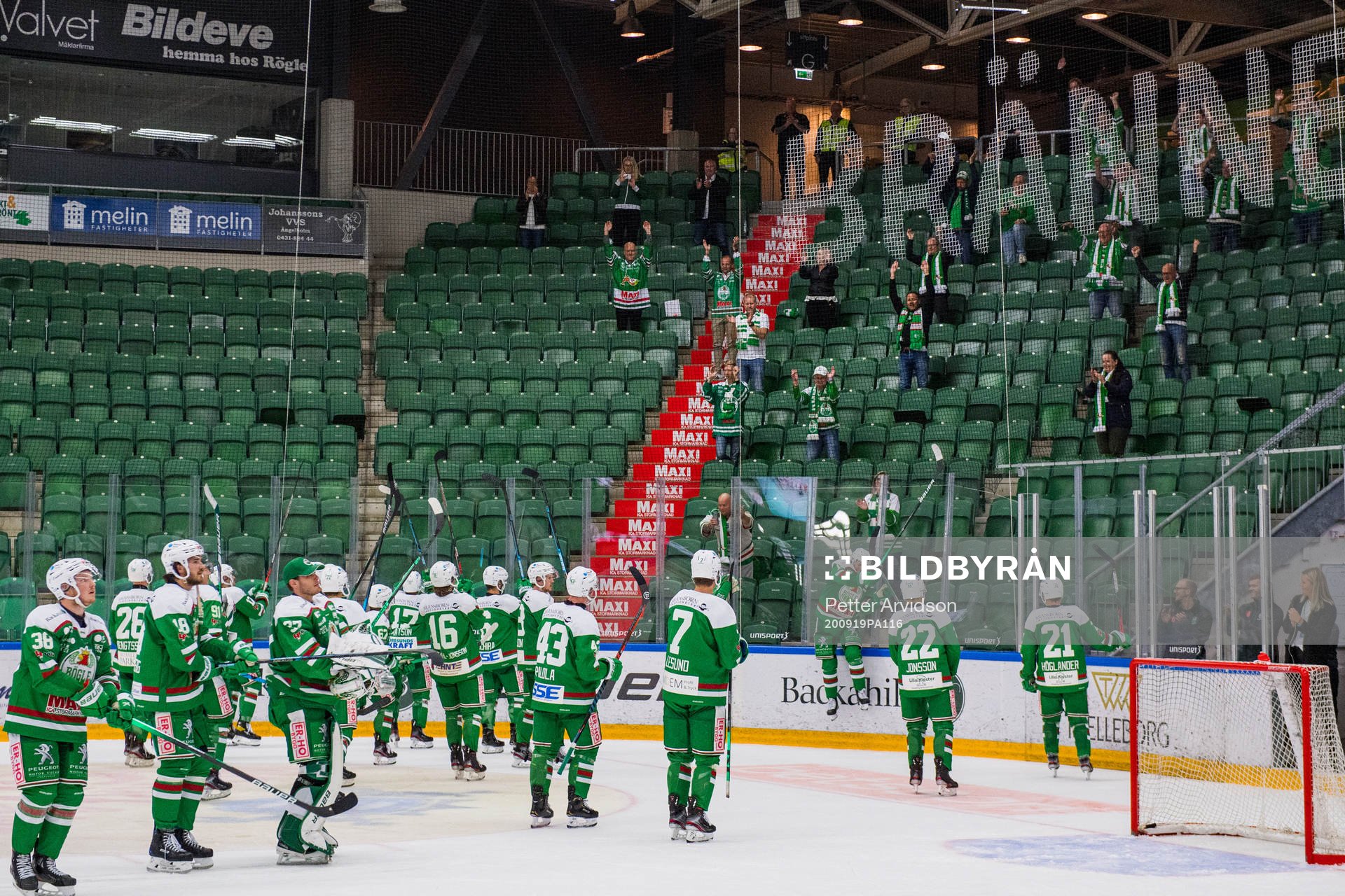 Rögles spelare tackar sina supportrar