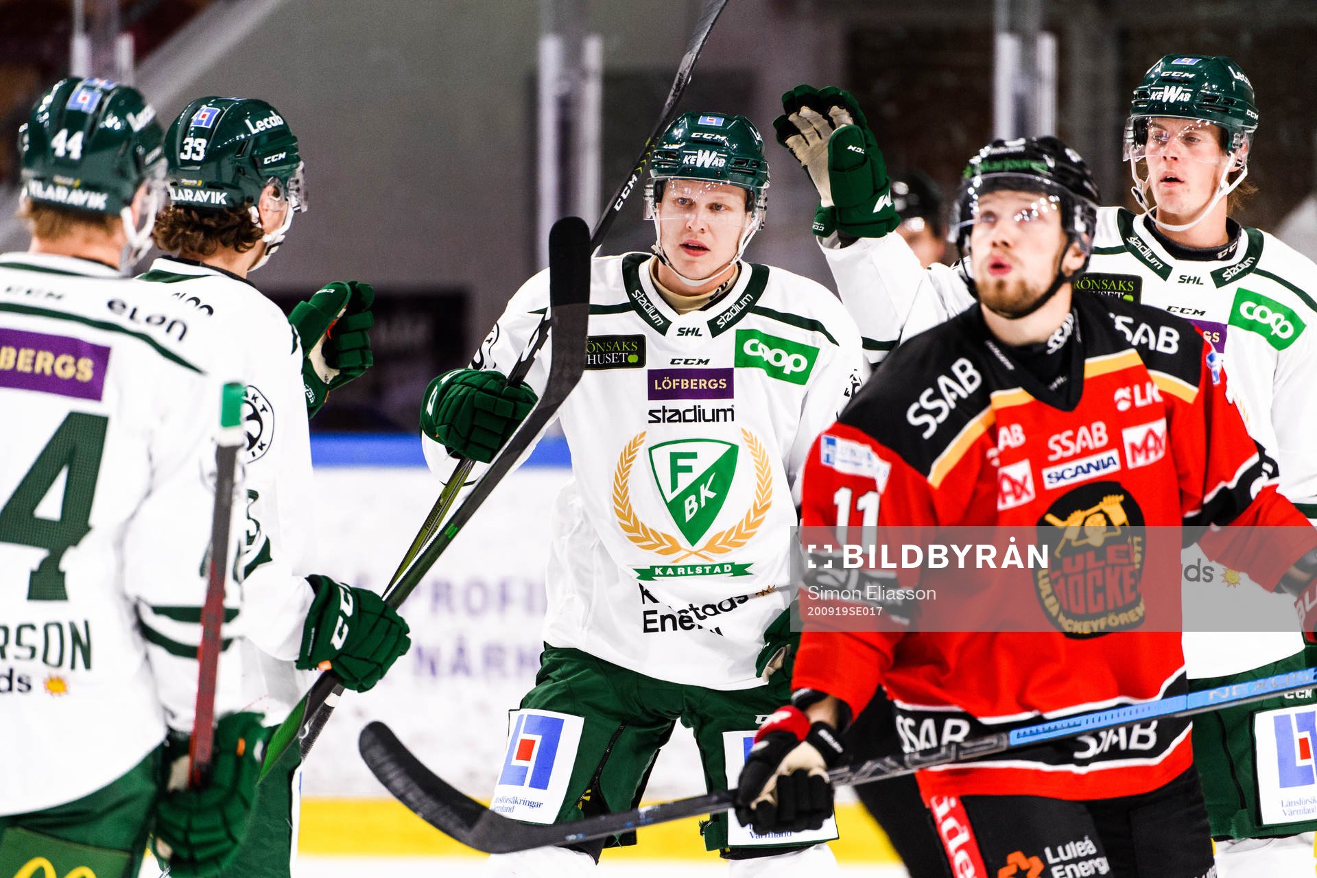 Färjestads Daniel Viksten jublar