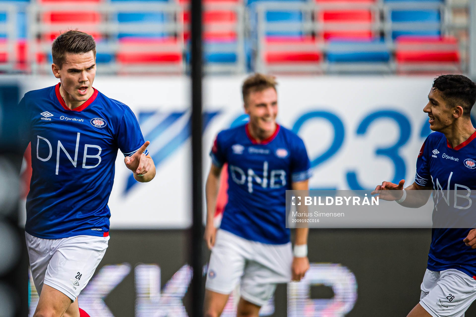 Vidar Örn Kjartansson of Vålerenga celebrates