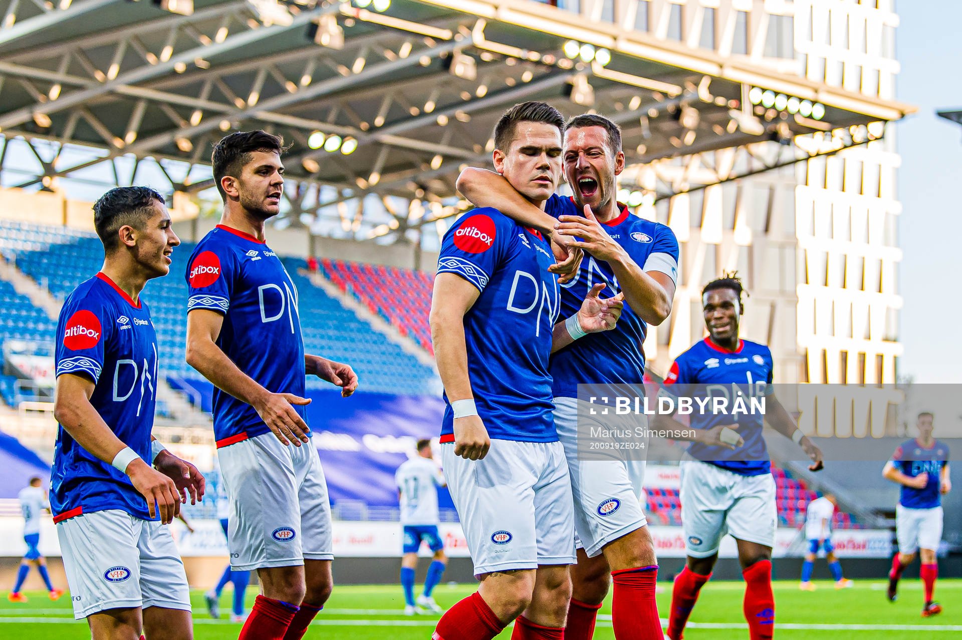 Vidar Örn Kjartansson of Vålerenga celebrates