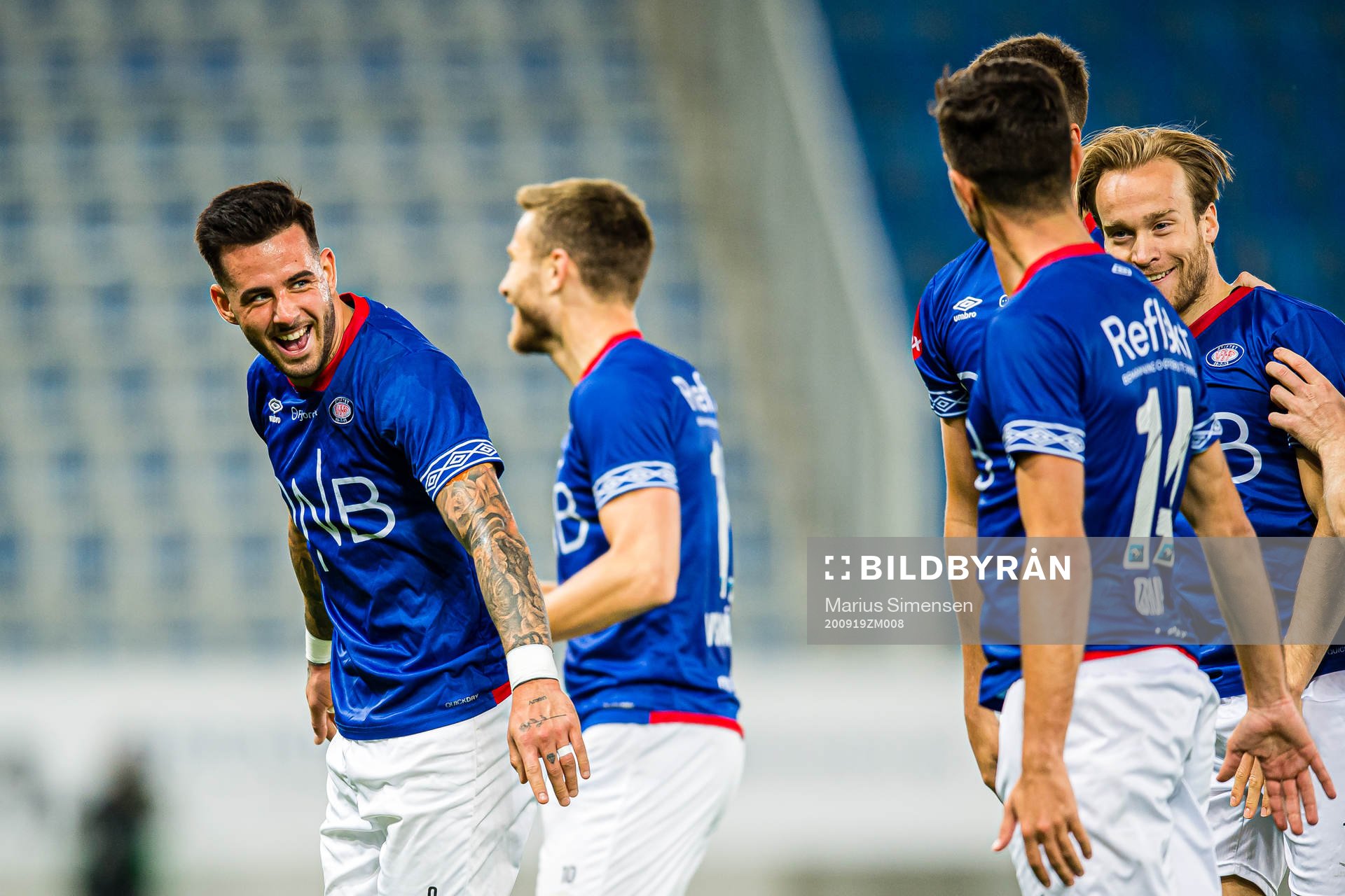 Aron Leonard Dønnum of Vålerenga celebrates