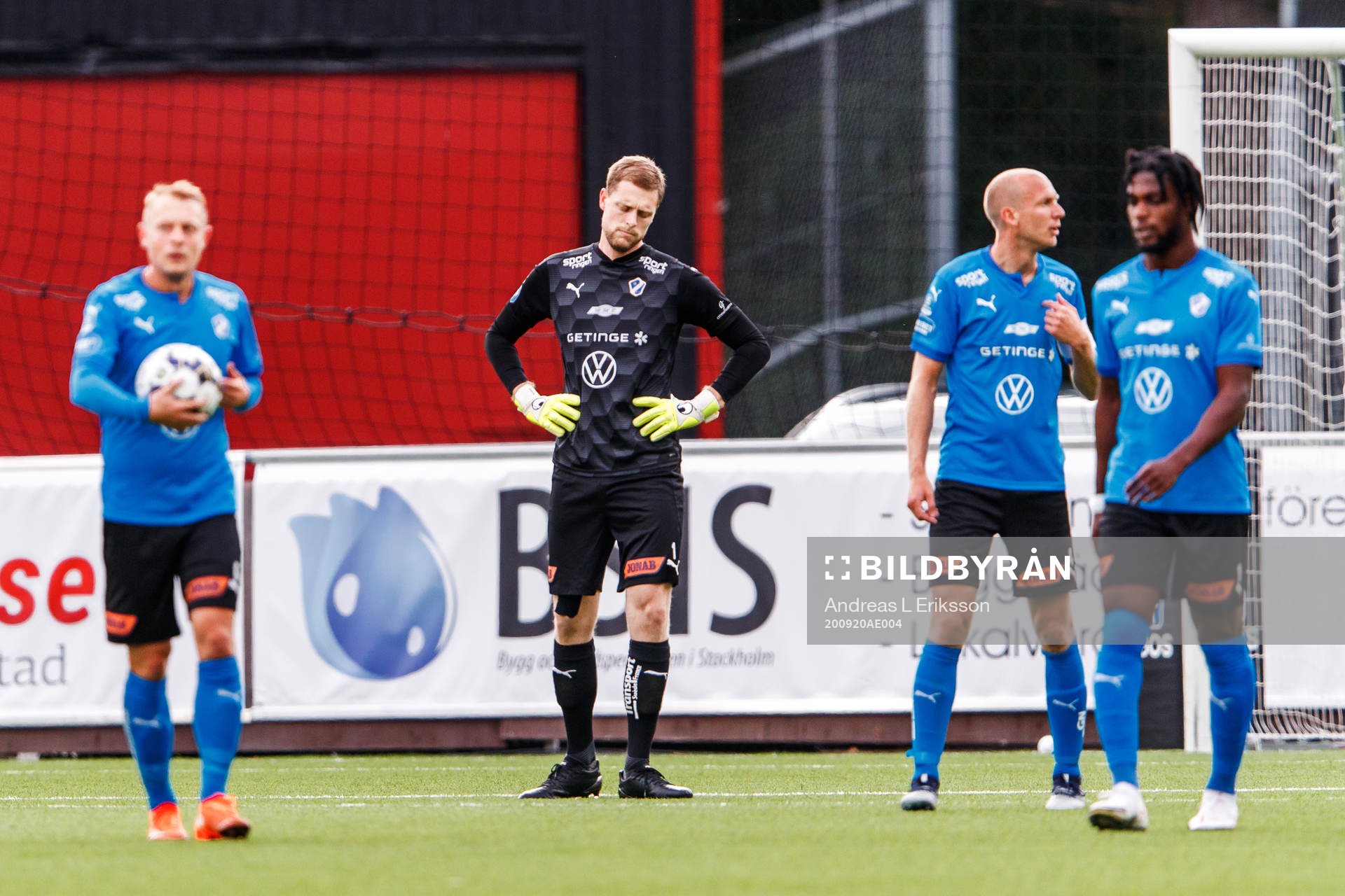 Halmstads målvakt Malkolm Nilsson Säfqvist deppar