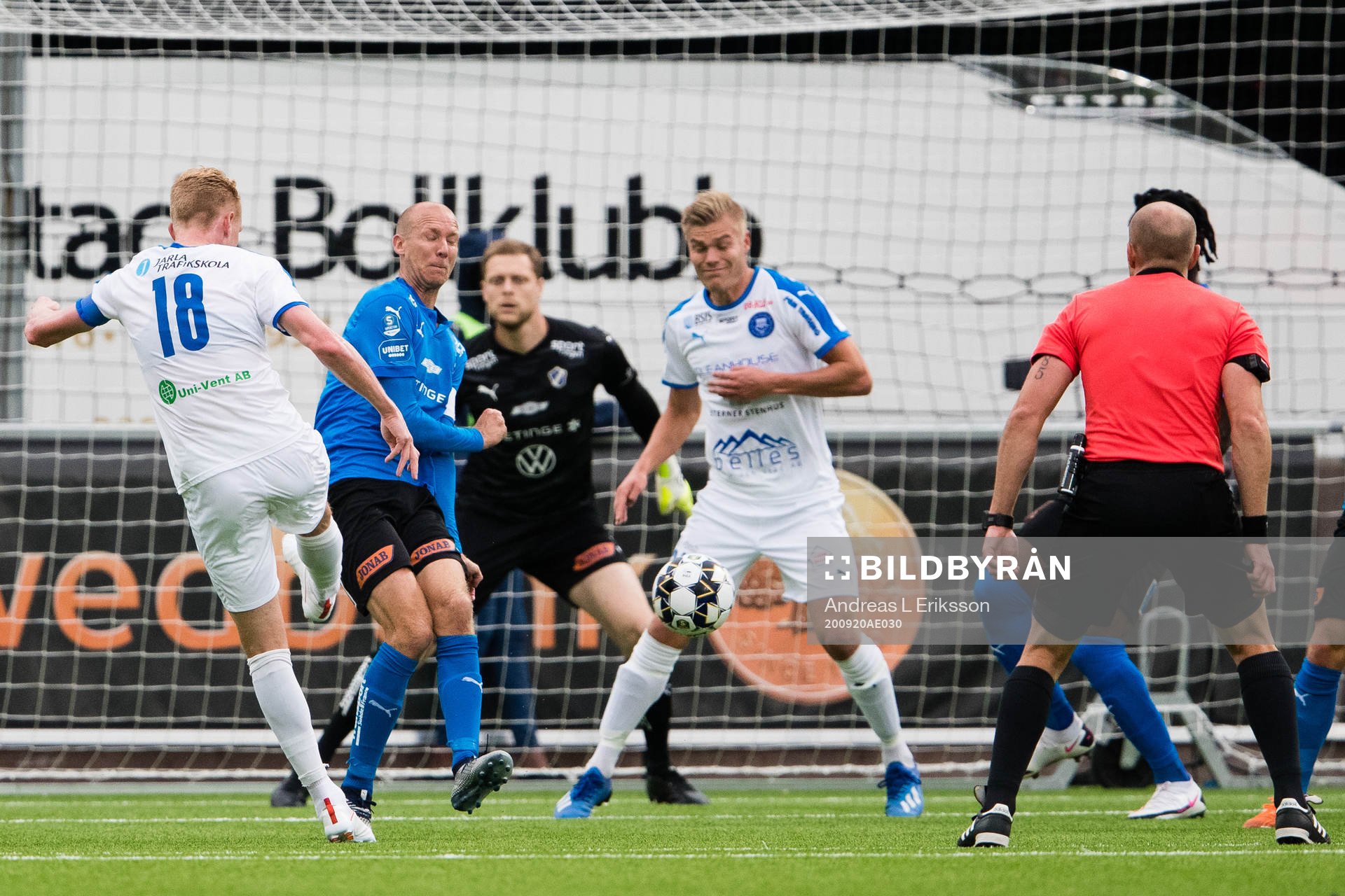 Akropolis Nicklas Maripuu med ett skott mot Halmstads