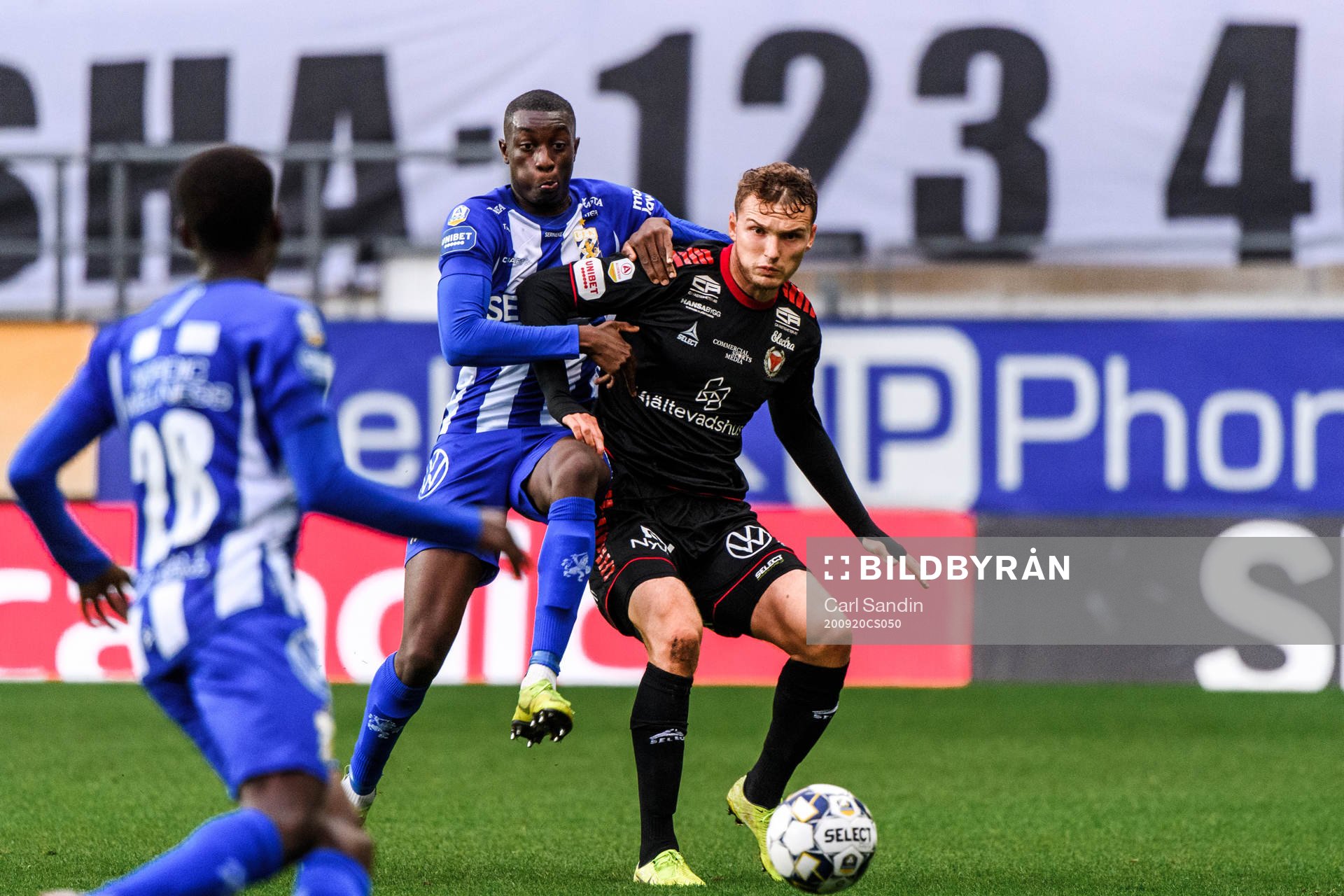 IFK Göteborg Yahya Kalley och Kalmars Piotr Johansson
