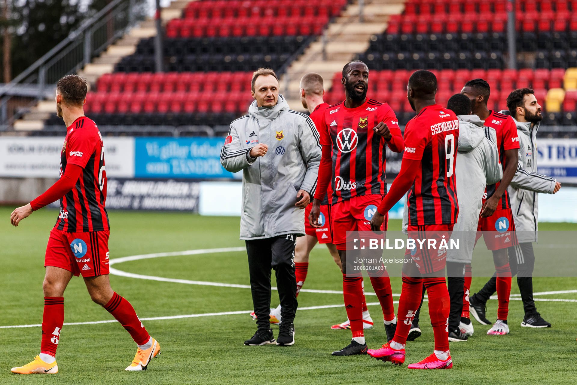 Östersunds tränare Pero Kapcevic, Ronald Mukiibi och Isak