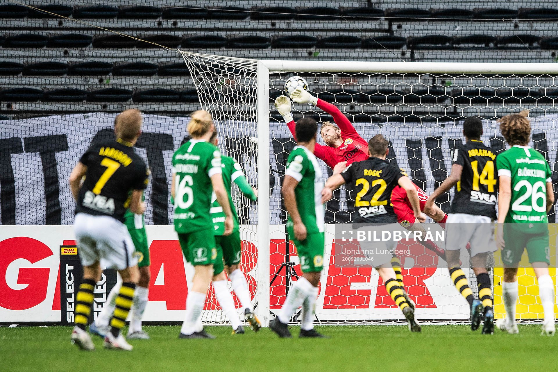 s Mikael Lustig (ej i bild) gör 3-0 bakom Hammarbys