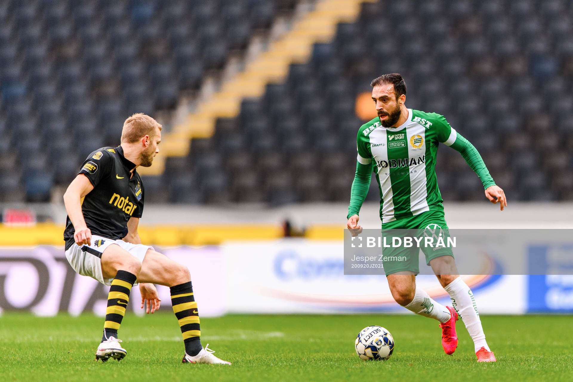 s  Sebastian Larsson och Hammarbys Abdul Khalili