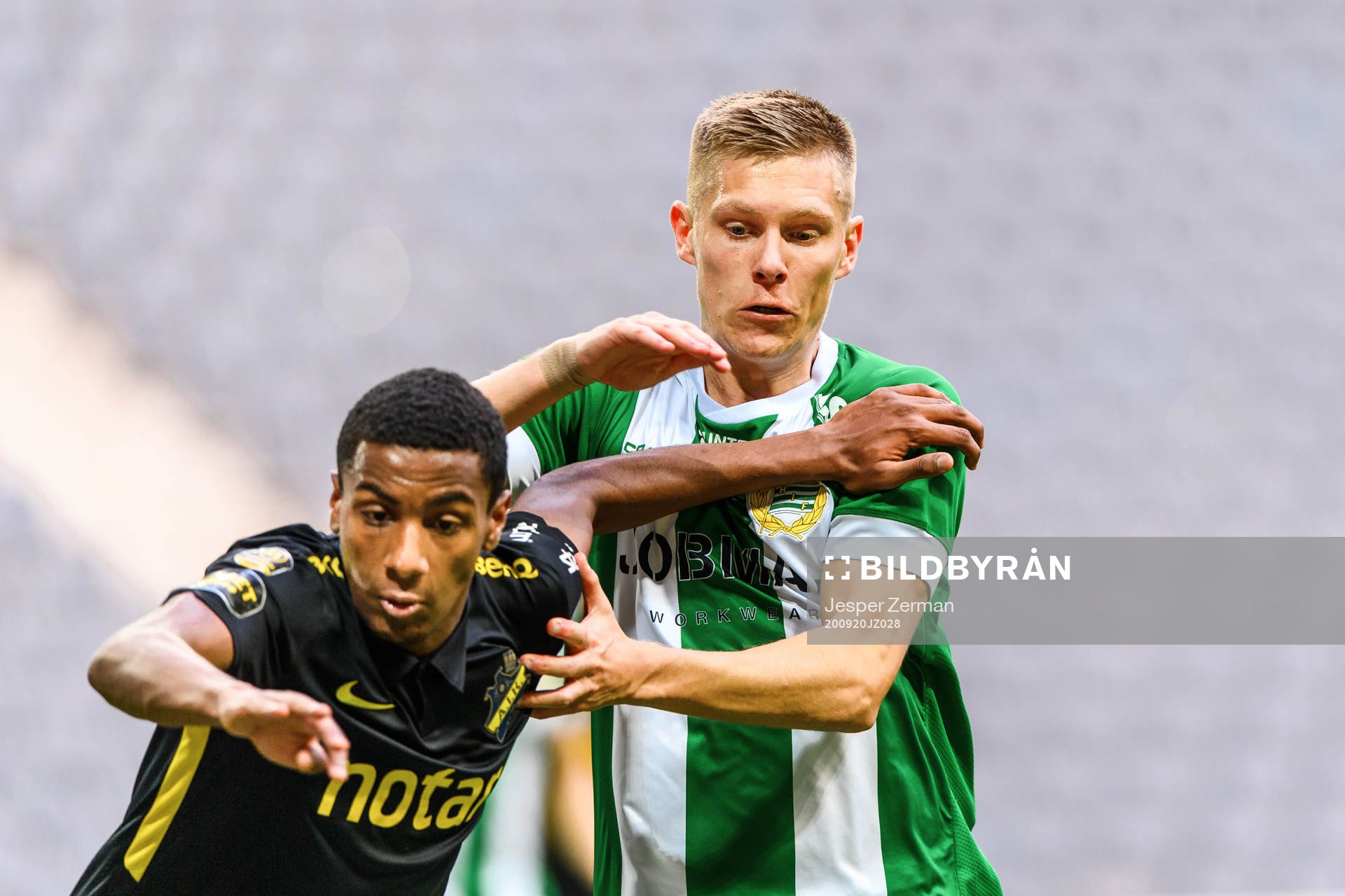 s Paulos Abraham och Hammarbys Aron Johansson