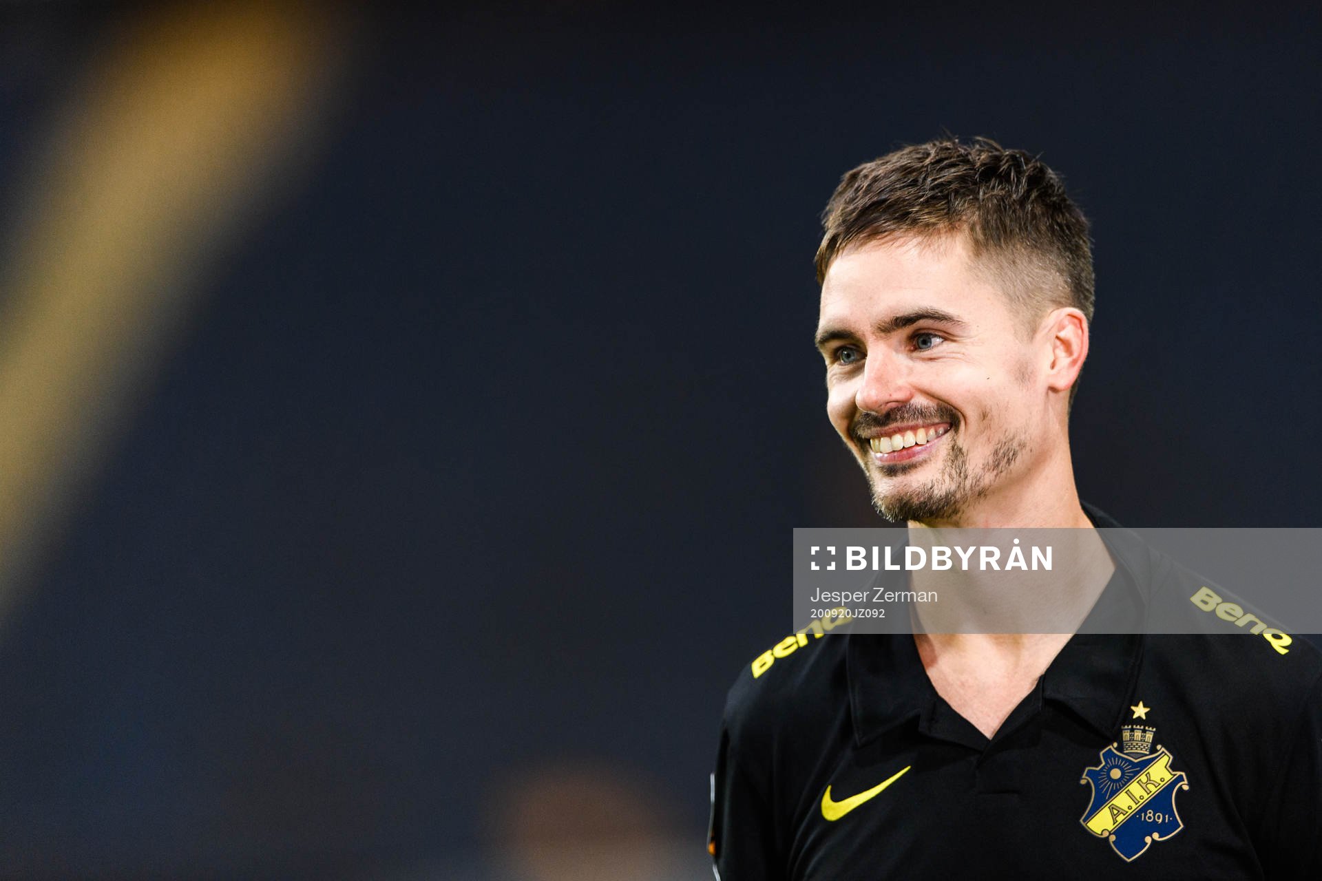 AIK:s Mikael Lustig i Dplays studio efter fotbollsmatchen i Allsvenskan mellan AIK och Hammarby den 20 september 2020 i Stockholm.