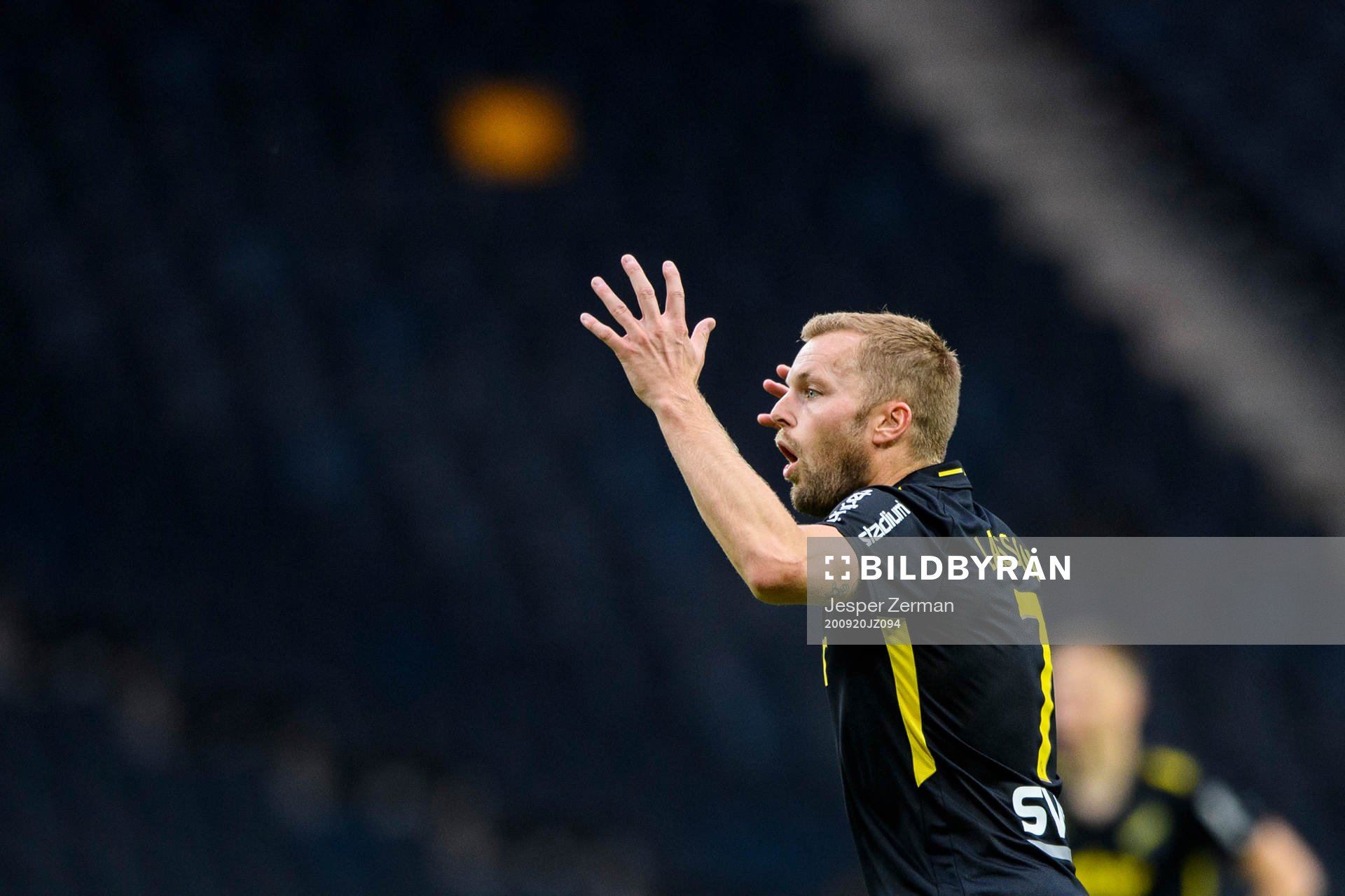 s  Sebastian Larsson reagerar