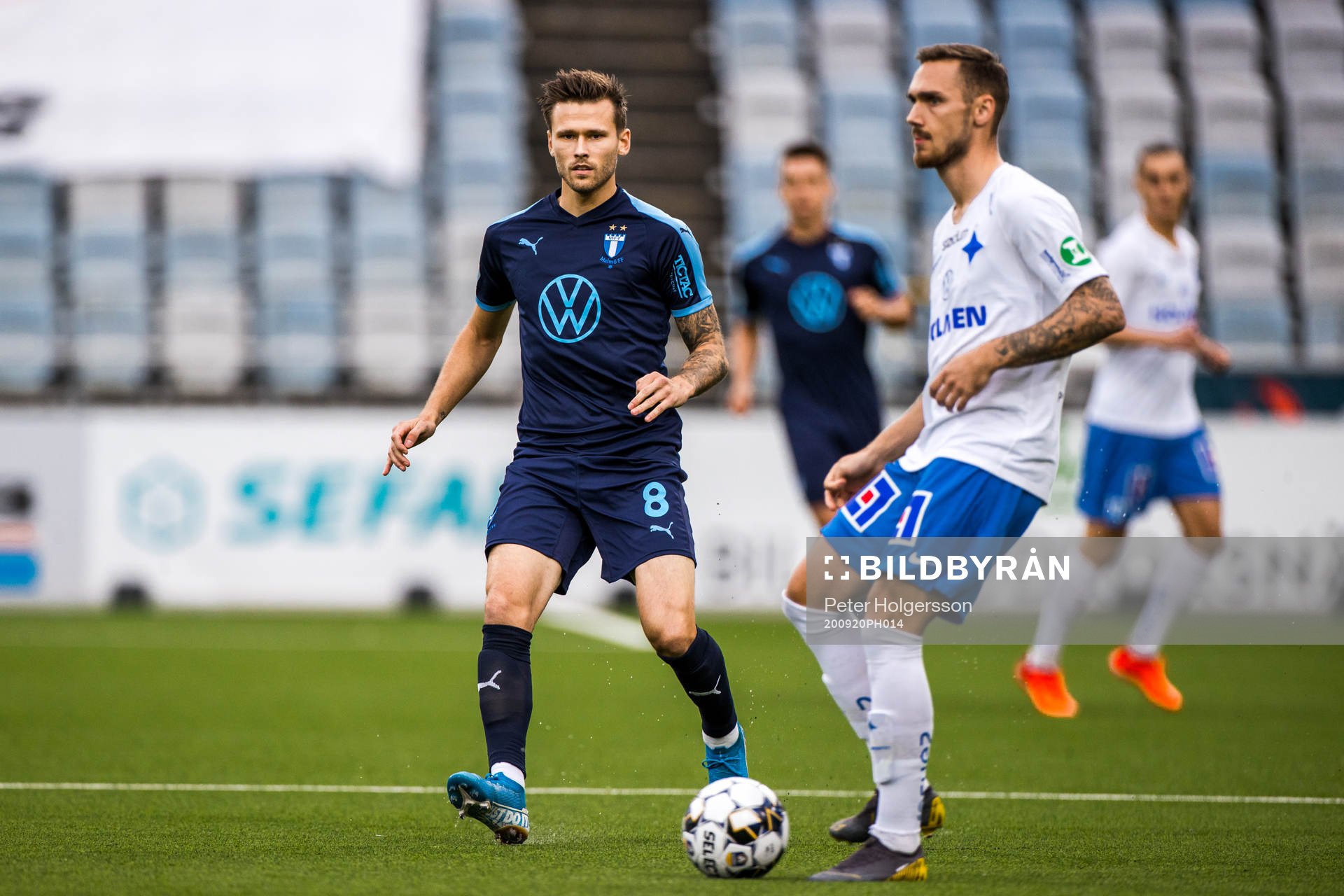 Malmö FFs Arnór Traustason och IFK Norrköpings Linus