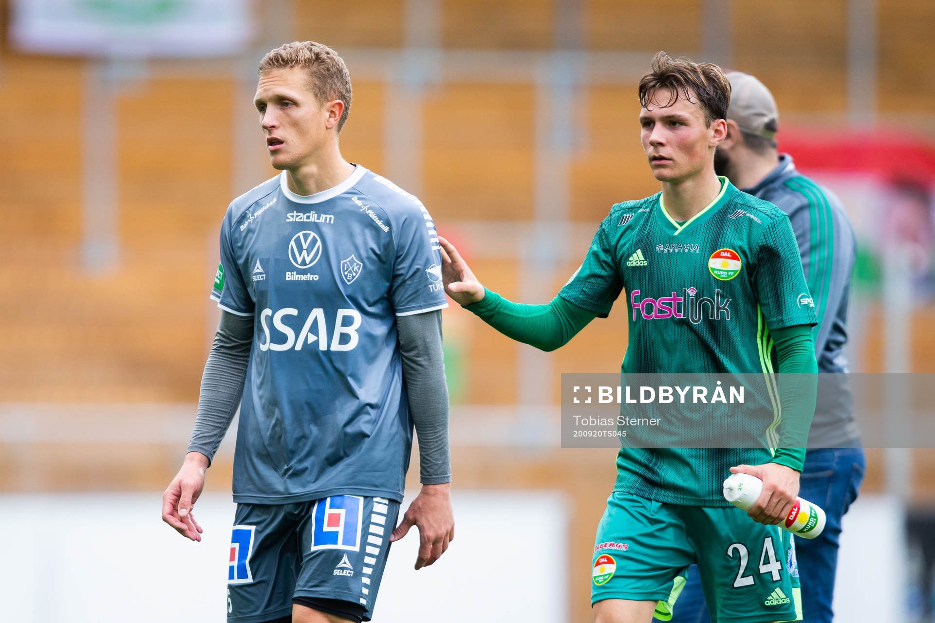 Brages Alexander Ekblad och Dalkurds Filip Sjöberg deppar