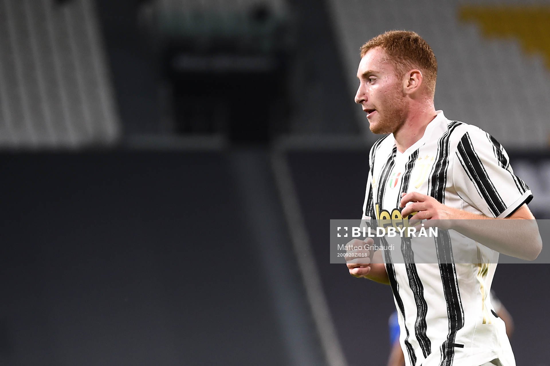 Dejan Kulusevski of Juventus celebrates the 1-0 goal