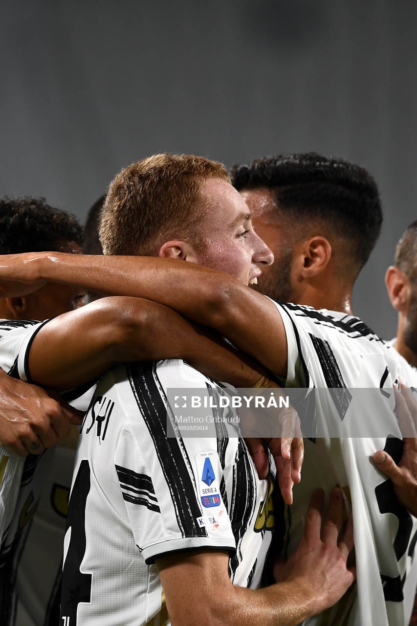 Dejan Kulusevski of Juventus celebrates the 1-0 goal