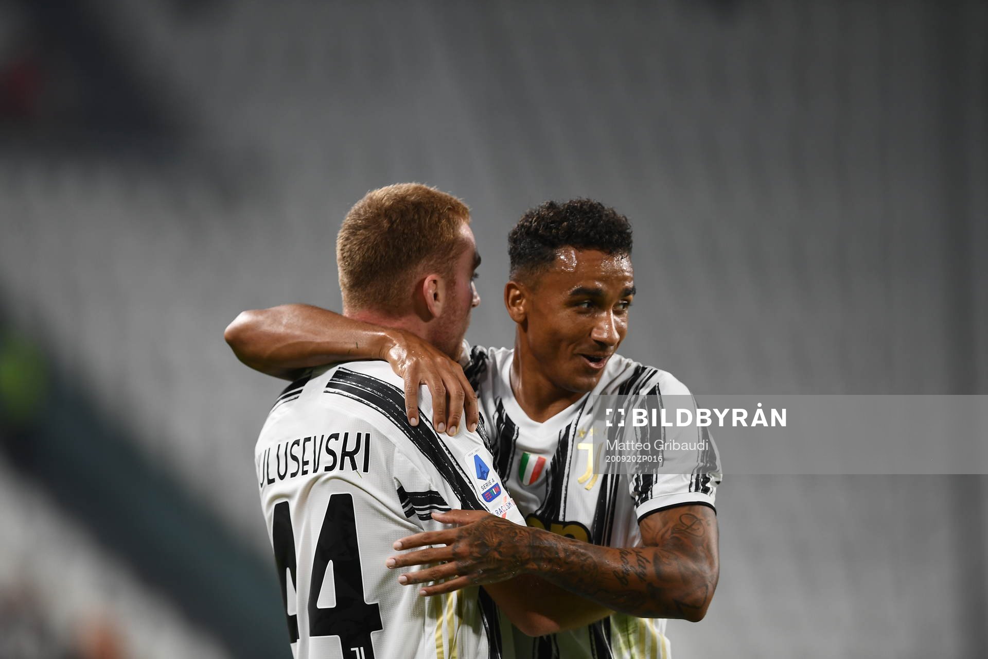 Dejan Kulusevski of Juventus celebrates the 1-0 goal