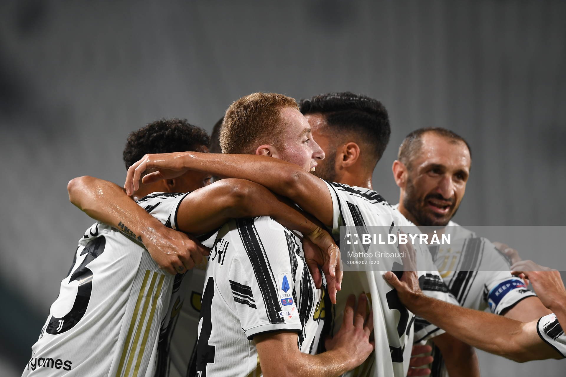 Dejan Kulusevski of Juventus celebrates the 1-0 goal