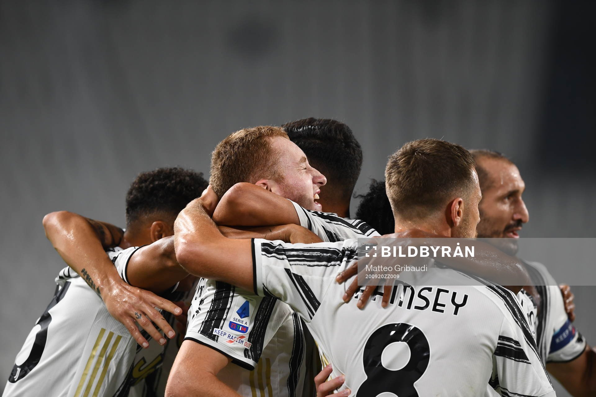 Dejan Kulusevski of Juventus celebrates the 1-0 goal