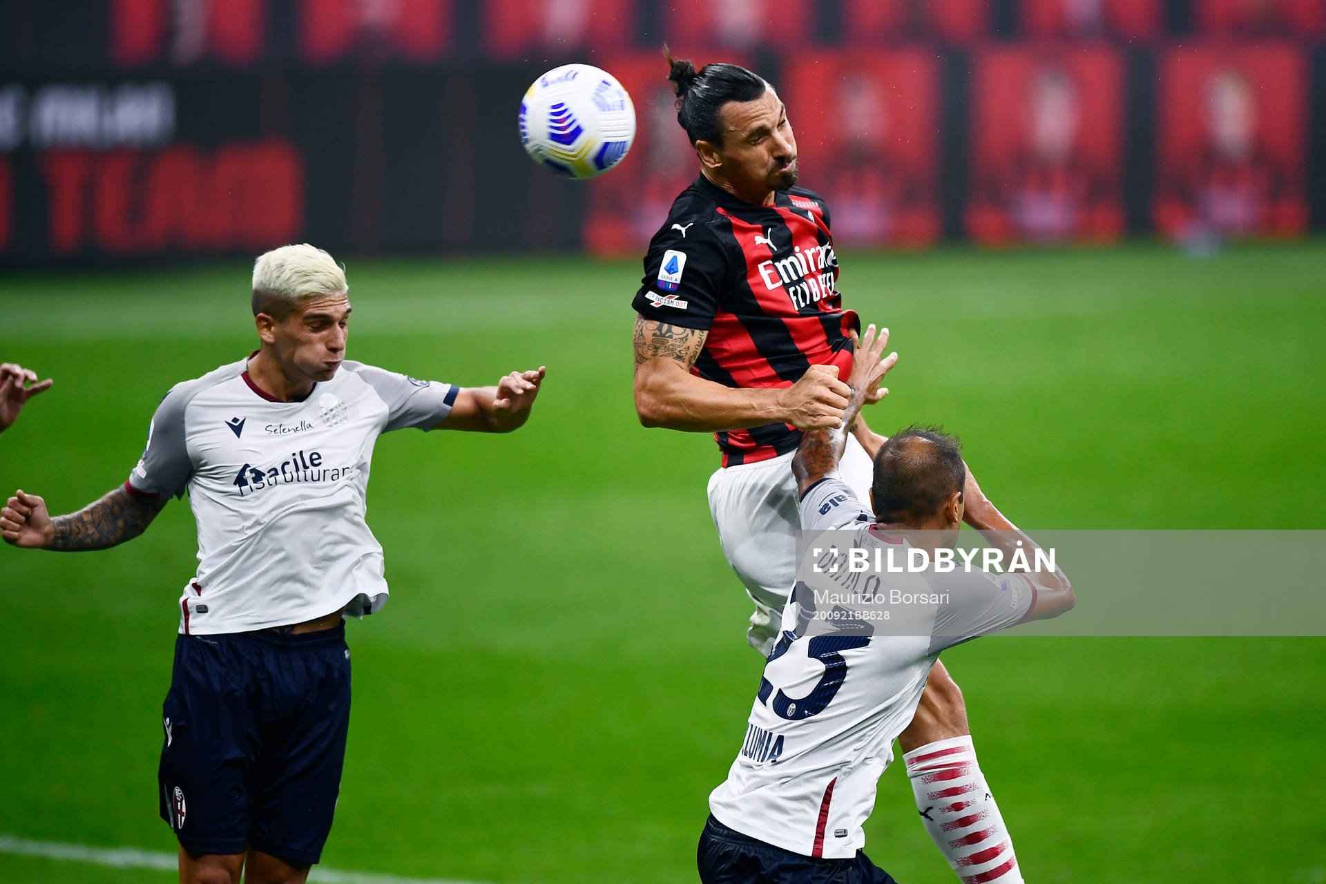 Zlatan Ibrahimovic of AC Milan scores 1-0