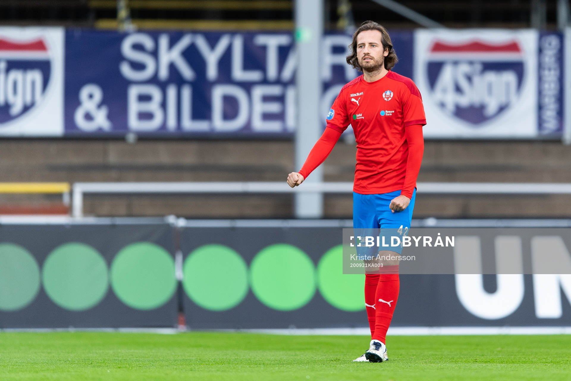 Helsingborgs Mix Diskerud före fotbollsmatchen i