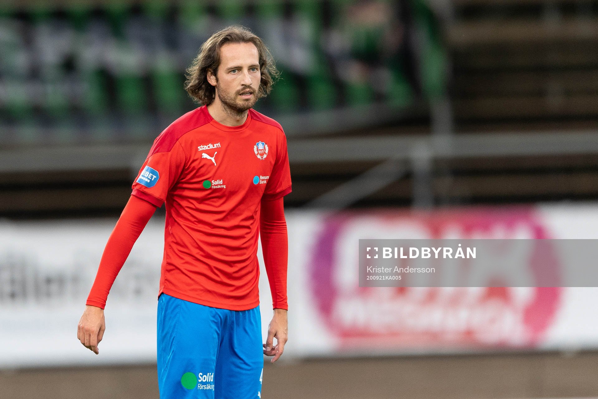 Helsingborgs Mix Diskerud före fotbollsmatchen i