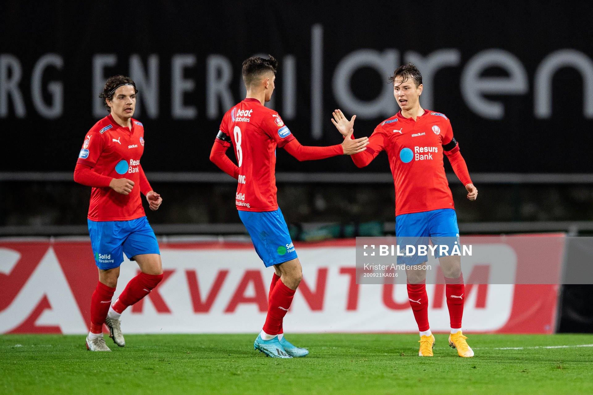 Helsingborgs Alex Timossi (h) jublar med Armin Gigovic