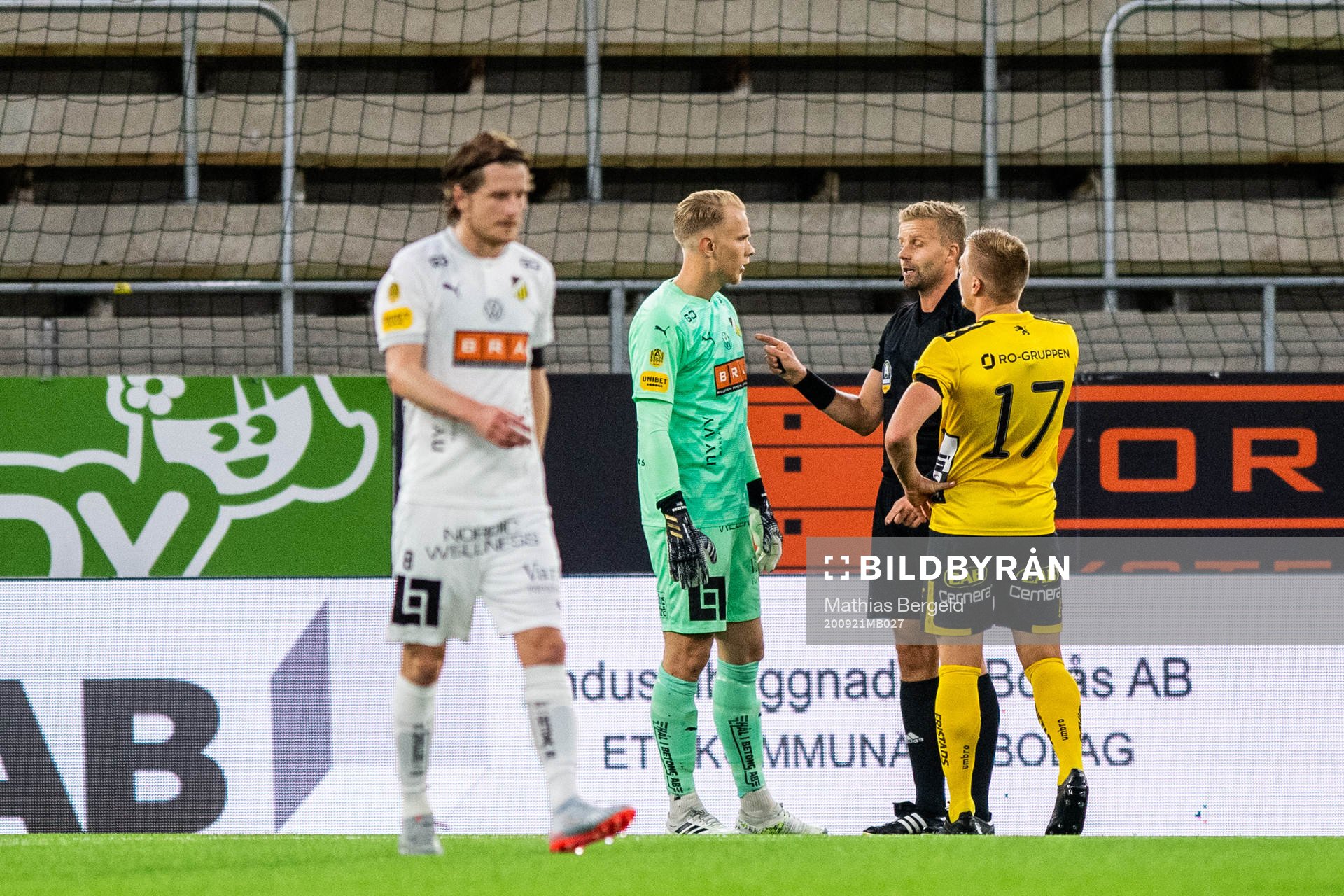Häckens målvakt Pontus Dahlberg och Elfsborgs Per Frick