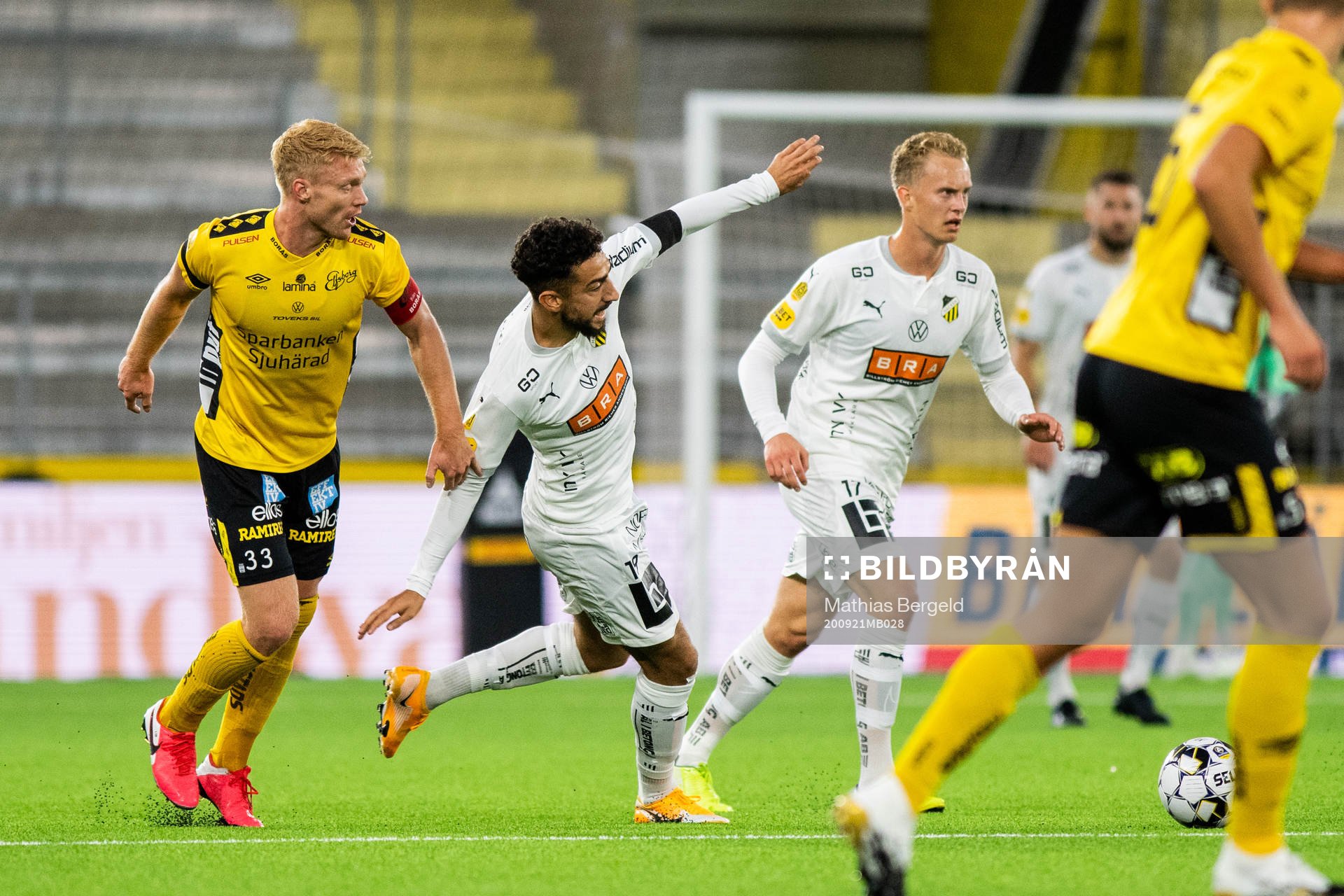 Elfsborgs Sivert Heltne Nilsen och Häckens Daleho Irandust