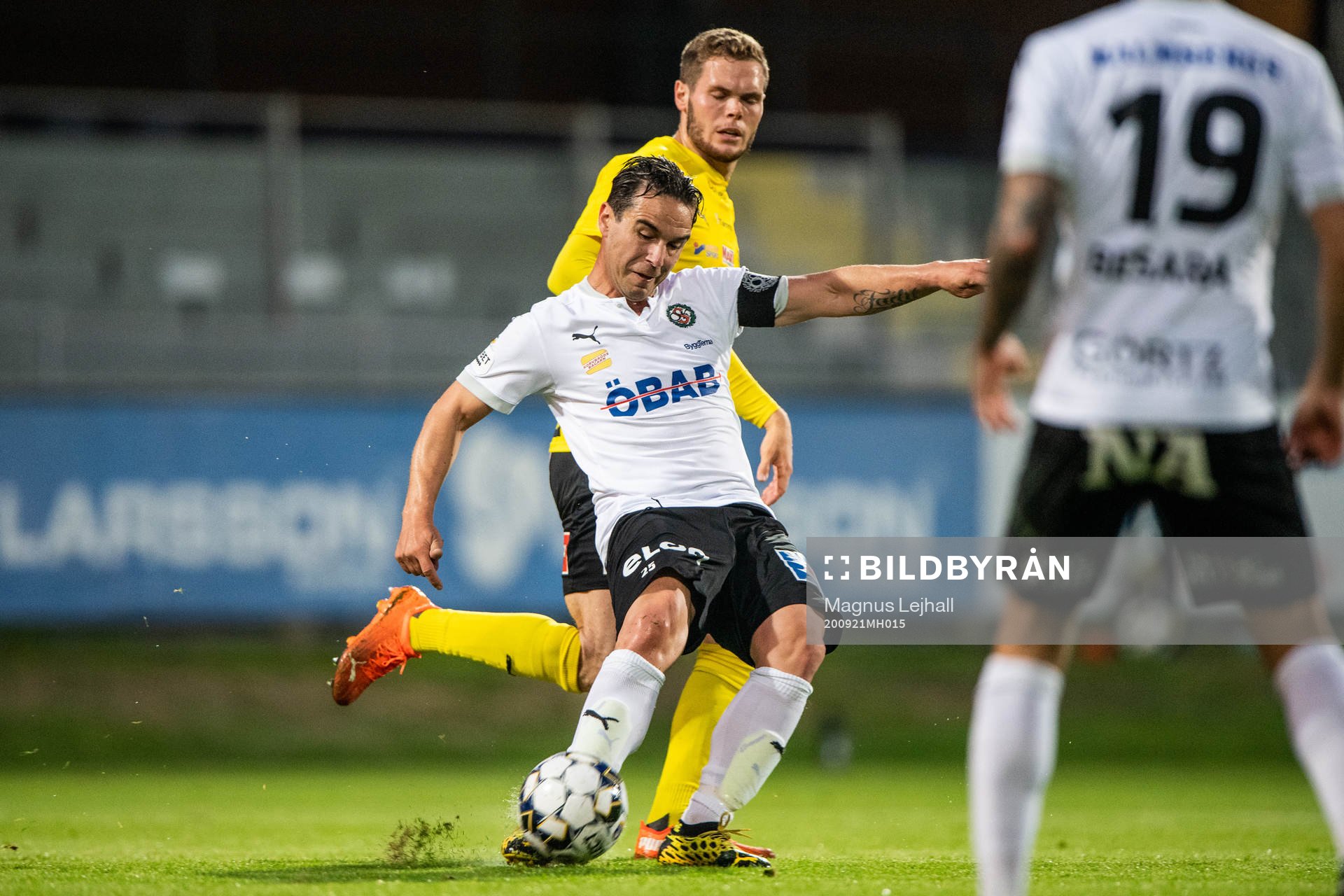 Mjällbys Jacob Bergström och Örebros Nordin Gerzic