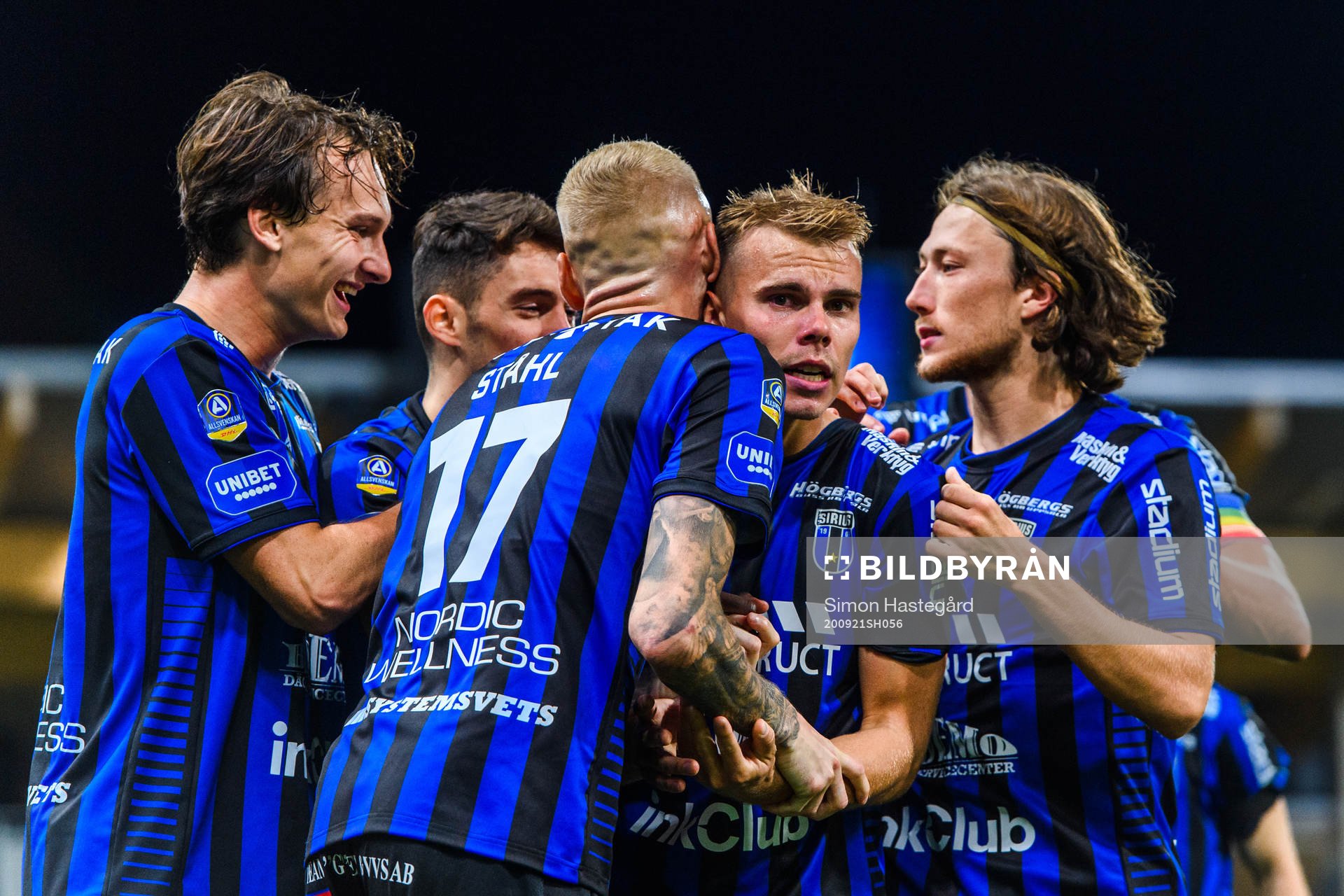 Sirius Hjalmar Ekdal och Axel Björnström jublar med Elias