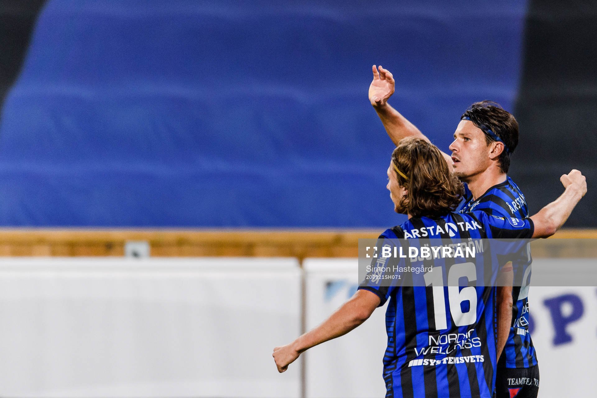 Sirius Axel Björnström och Stefano Vecchia jublar