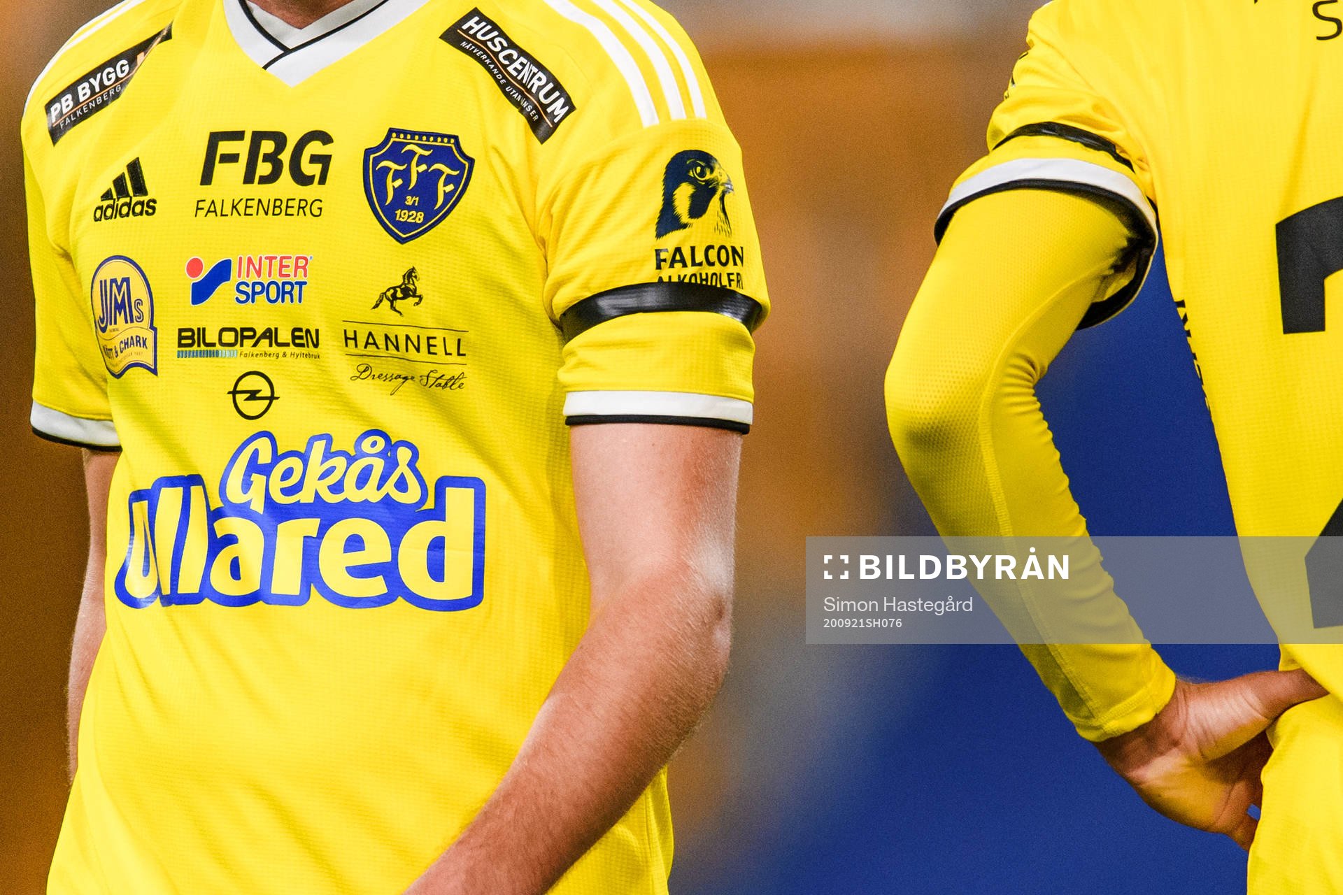 Falkenbergs spelare med sorgband