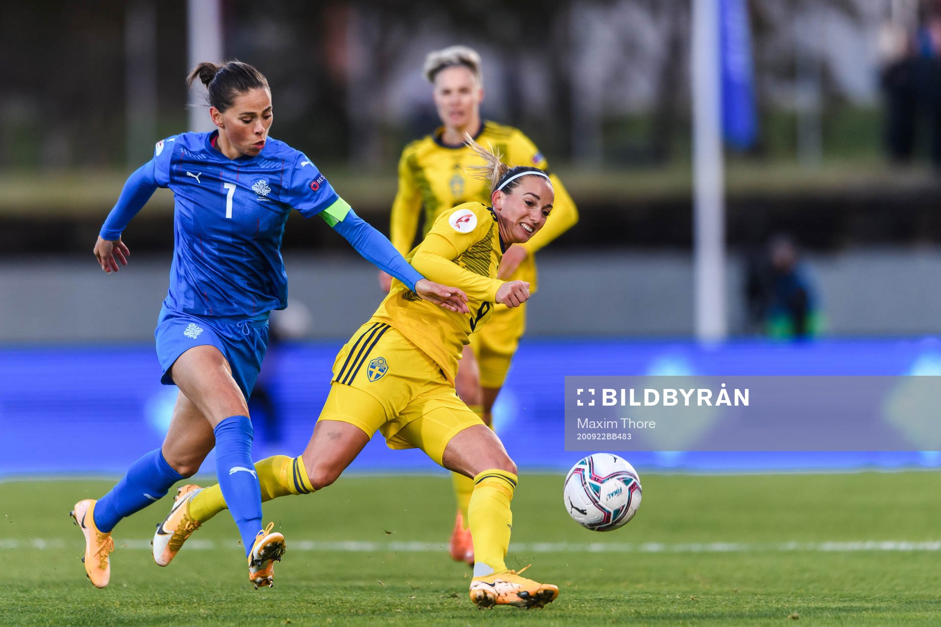 Sara Björk Gunnarsdottir of Iceland and Kosovare Asllani