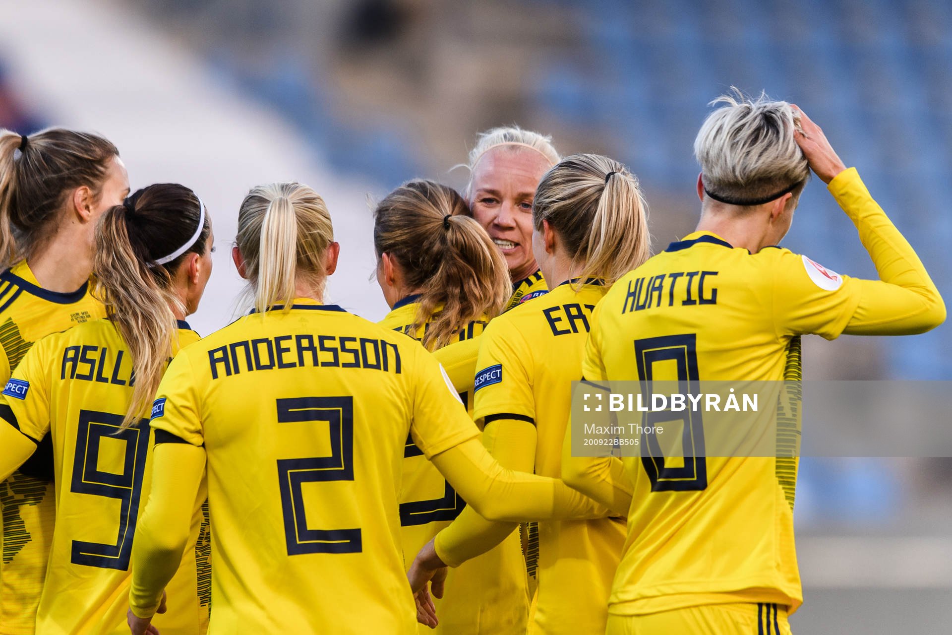 Caroline Seger of Sweden celebrates with Anna Anvegård