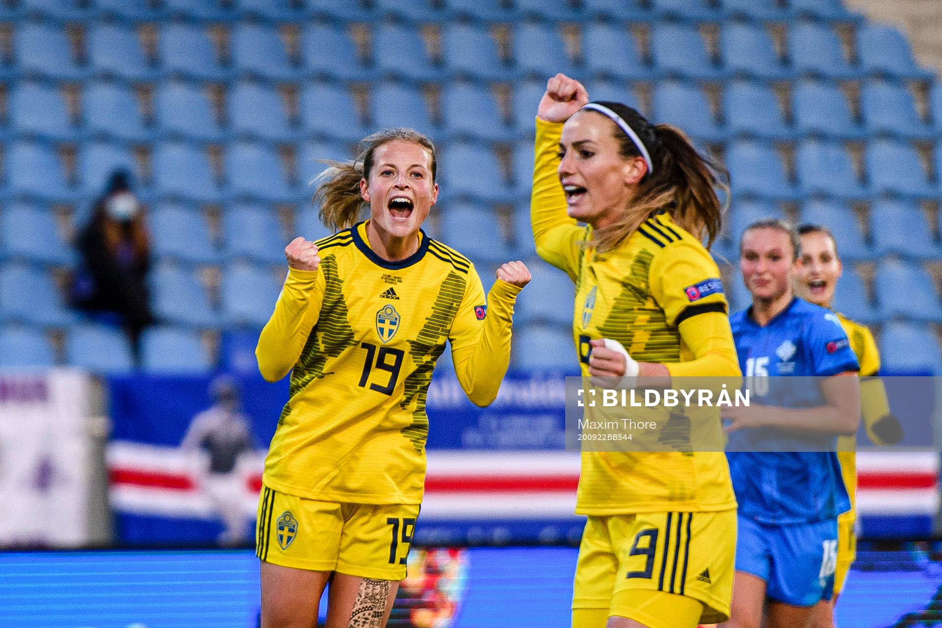 Kosovare Asllani and Anna Anvegård of Sweden celebrate the