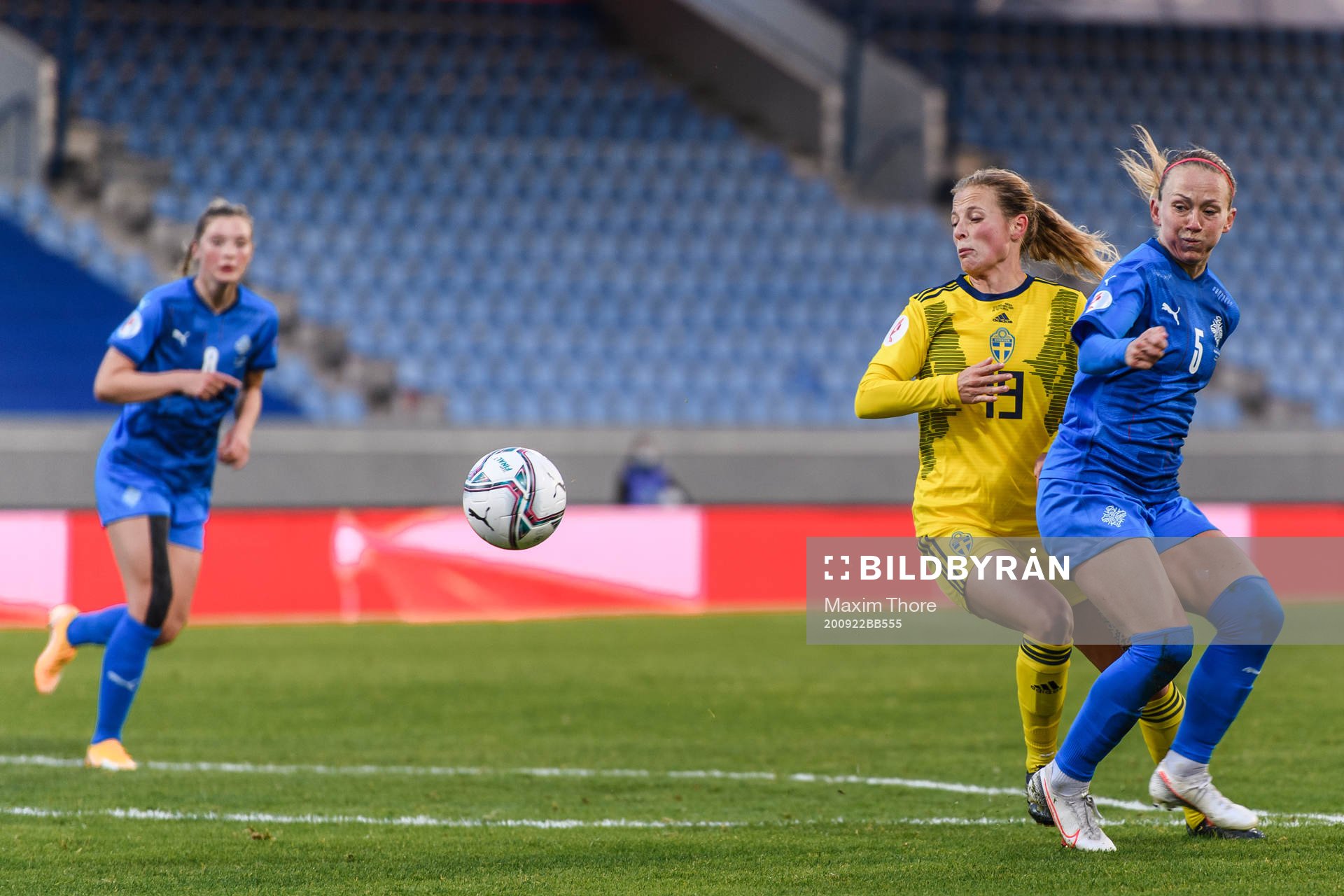 Anna Anvegård of Sweden and Gunnhildur Yrsa Jonsdottir of