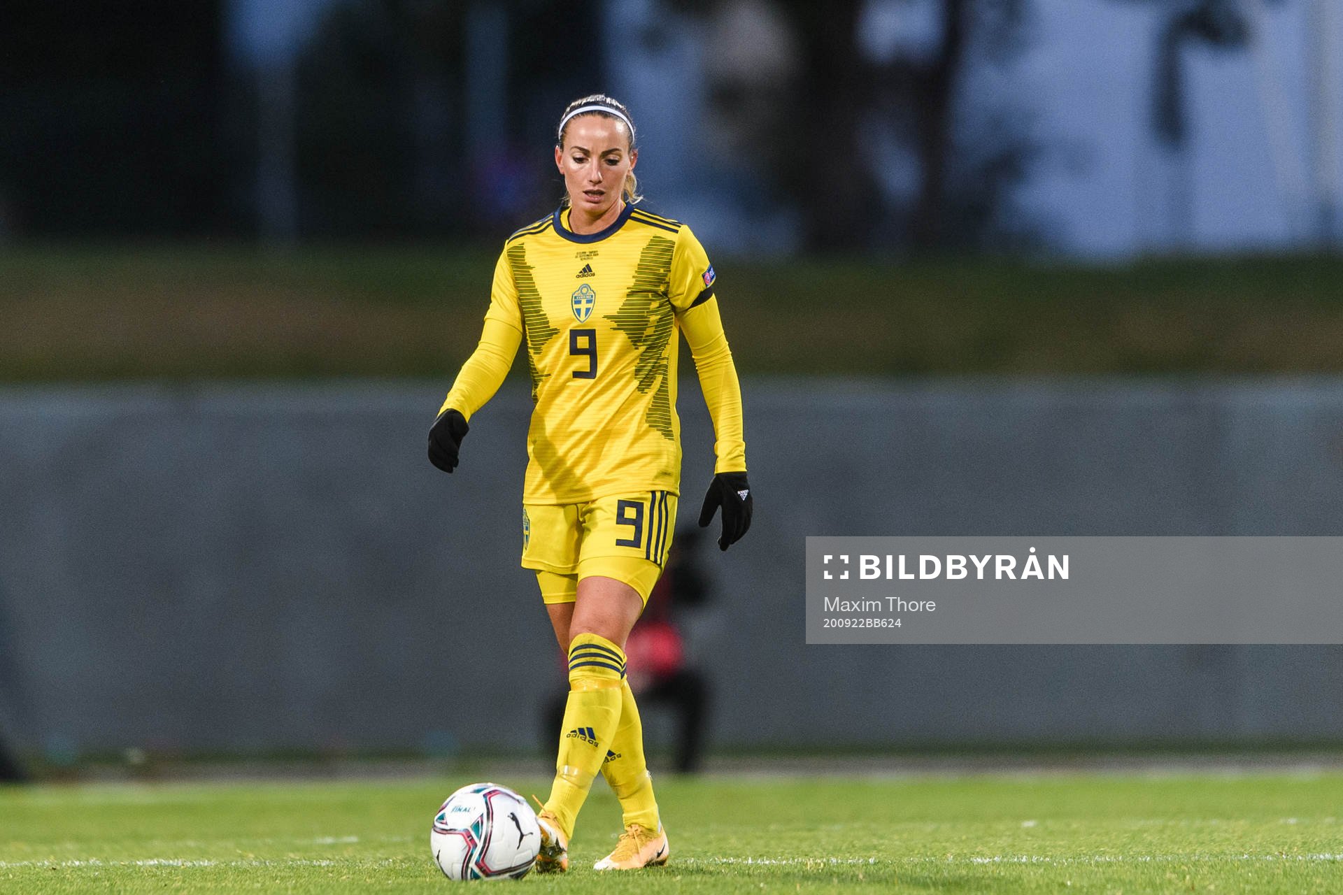 Kosovare Asllani of Sweden looks dejected