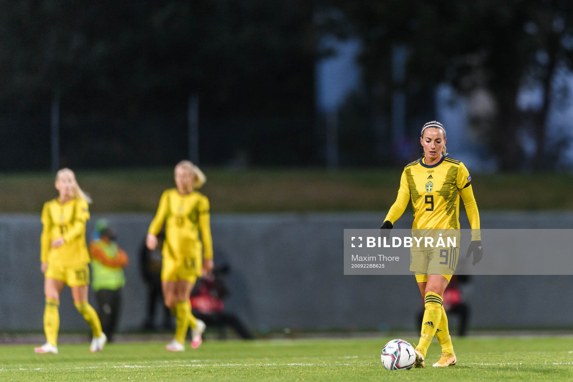 Kosovare Asllani of Sweden looks dejected