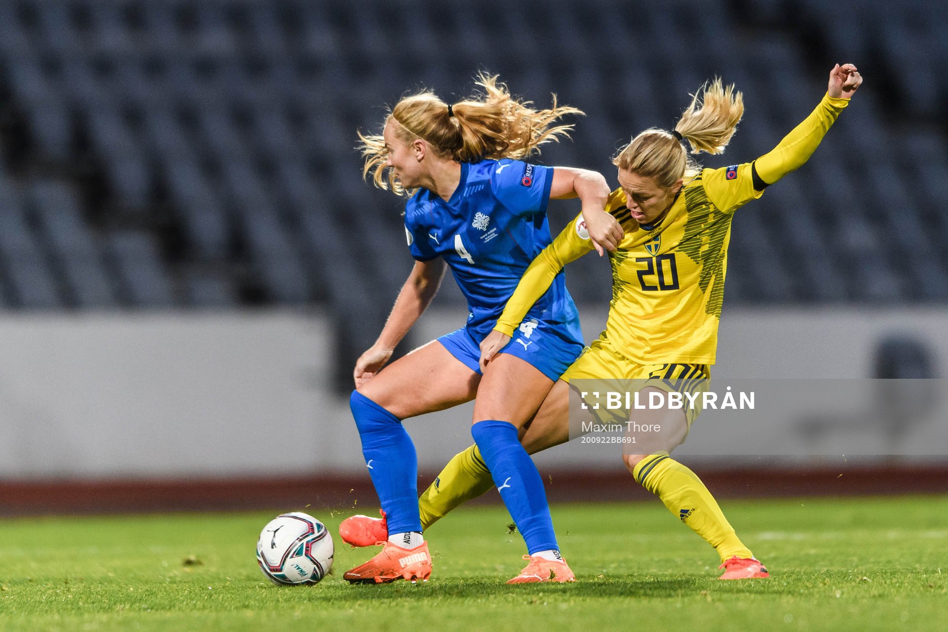 Glodis Perla Viggosdottir of Iceland and Mimmi Larsson of