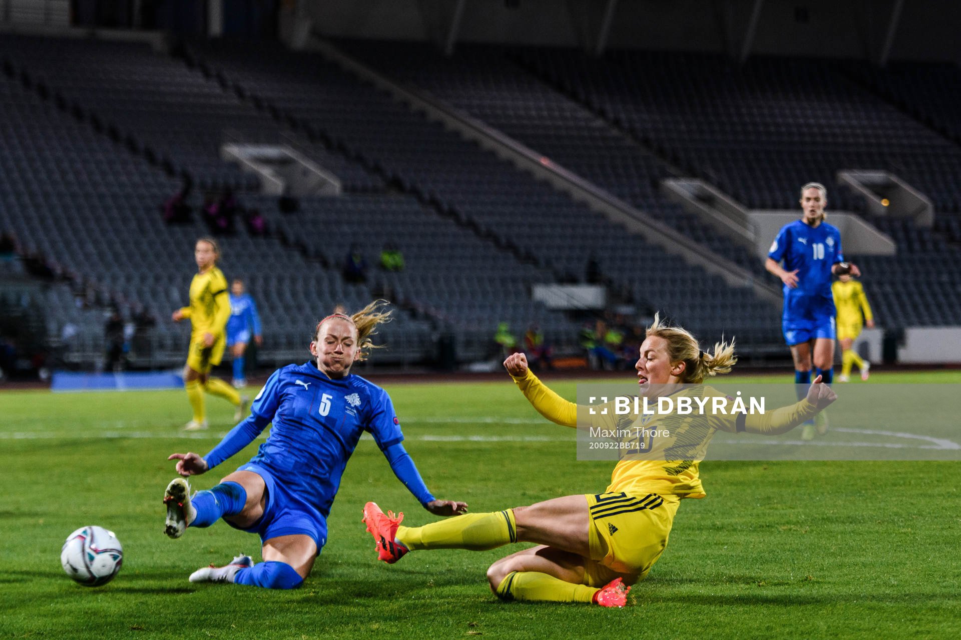 Gunnhildur Yrsa Jonsdottir of Iceland and Mimmi Larsson of