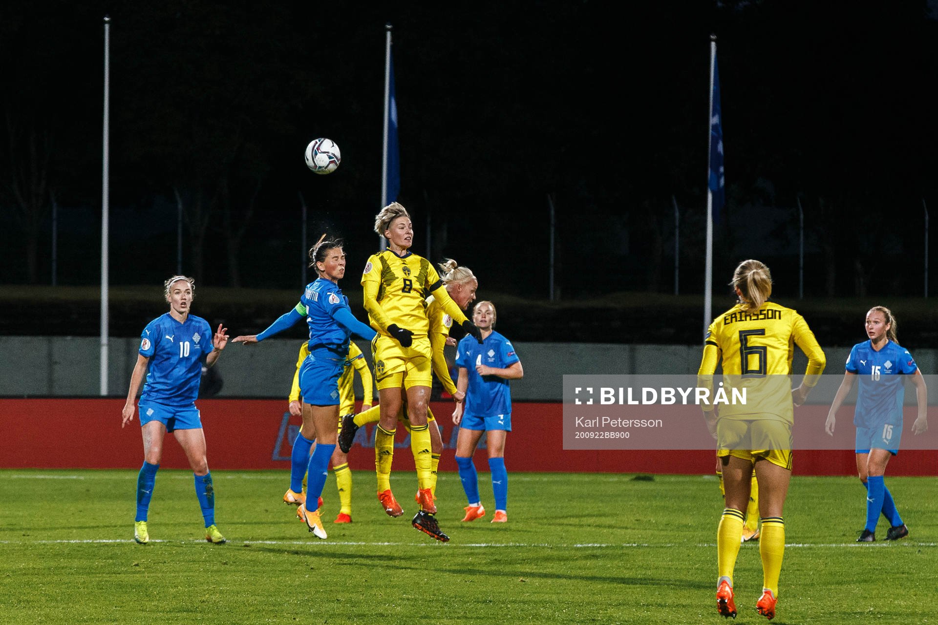 Sara Björk Gunnarsdottir of Iceland and Lina Hurtig of