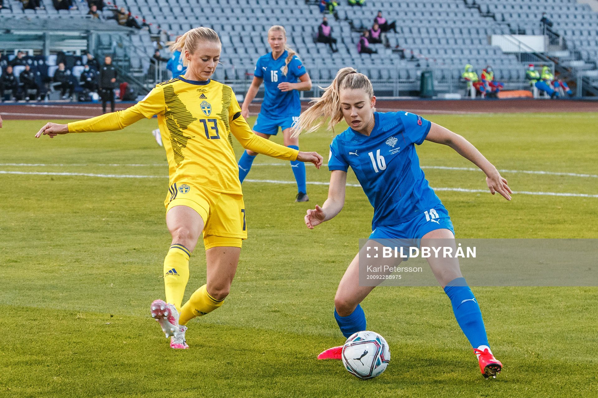 Amanda Ilestedt of Sweden and Elin Metta Jensen of Iceland