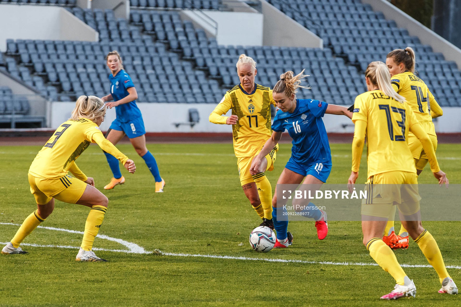 Caroline Seger of Sweden against Elin Metta Jensen of