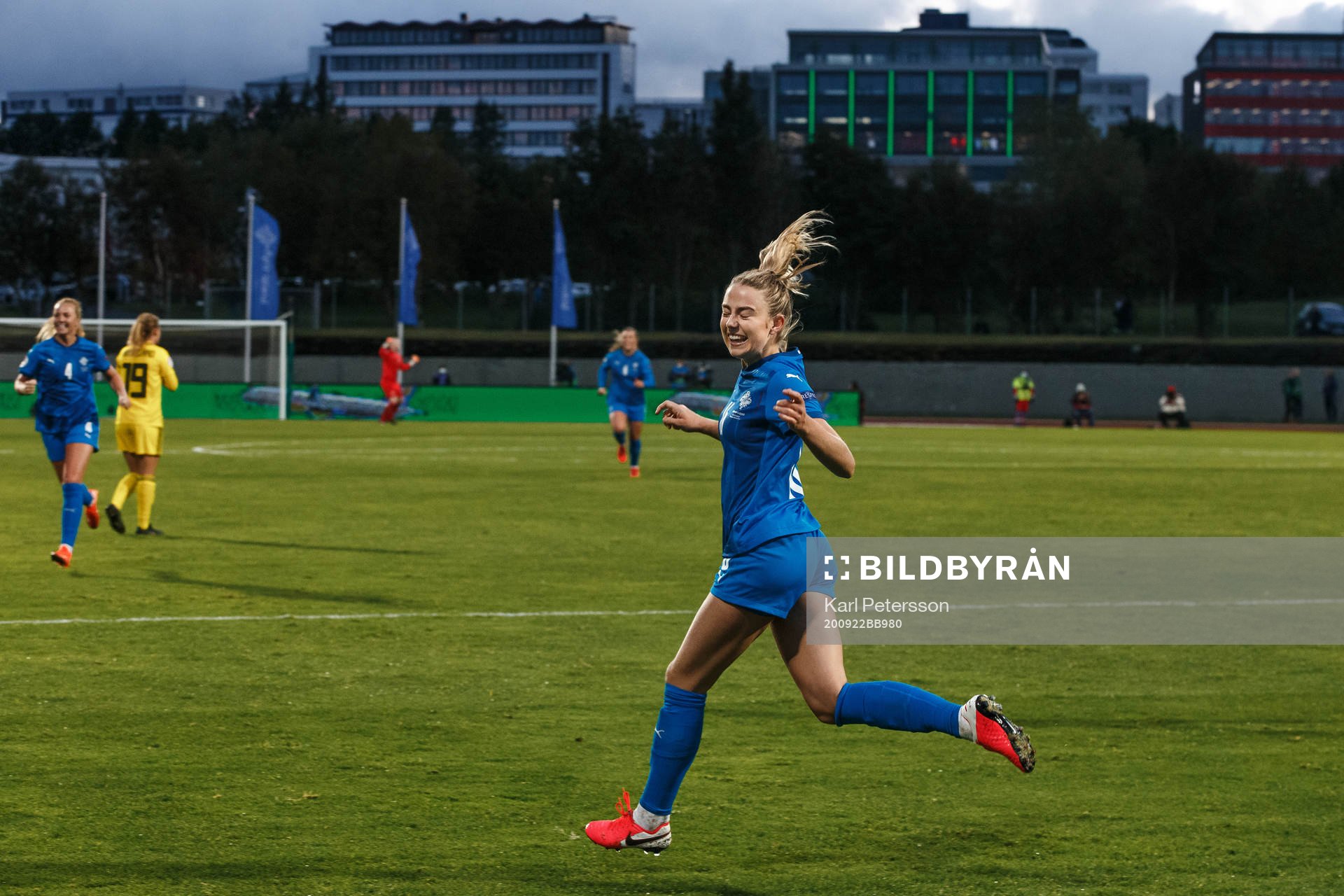 Elin Metta Jensen of Iceland celebrates the 1-1 goal
